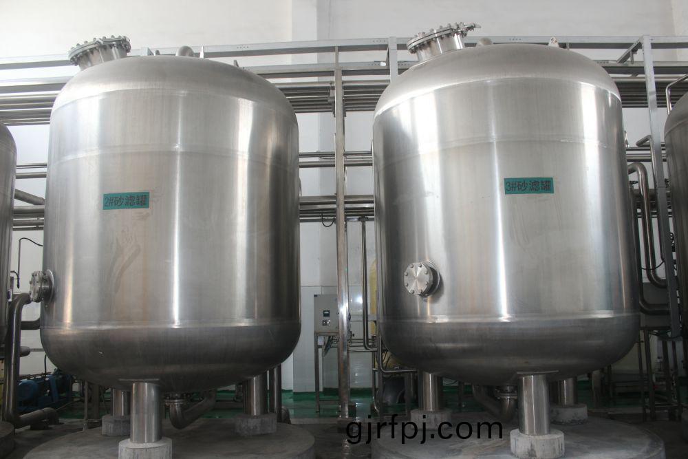 廣(guang)州(zhou)某(mou)某啤(pi)酒(jiu)100噸過濾輭(ruan)化(hua)水工(gong)程(cheng)