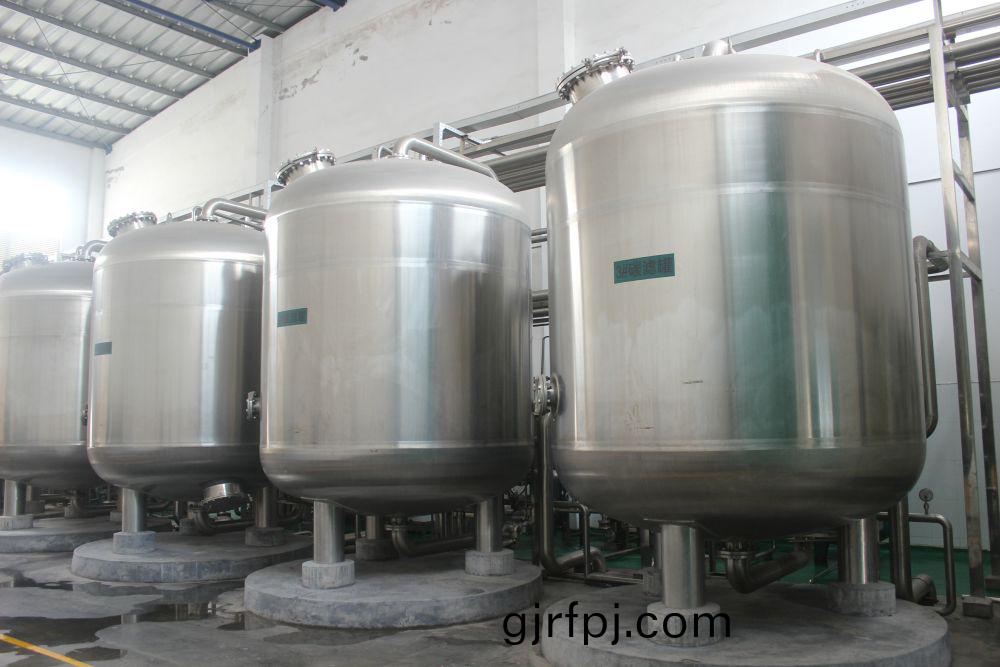 廣州(zhou)某(mou)某(mou)啤酒(jiu)100噸(dun)過(guo)濾(lv)輭化水(shui)工(gong)程
