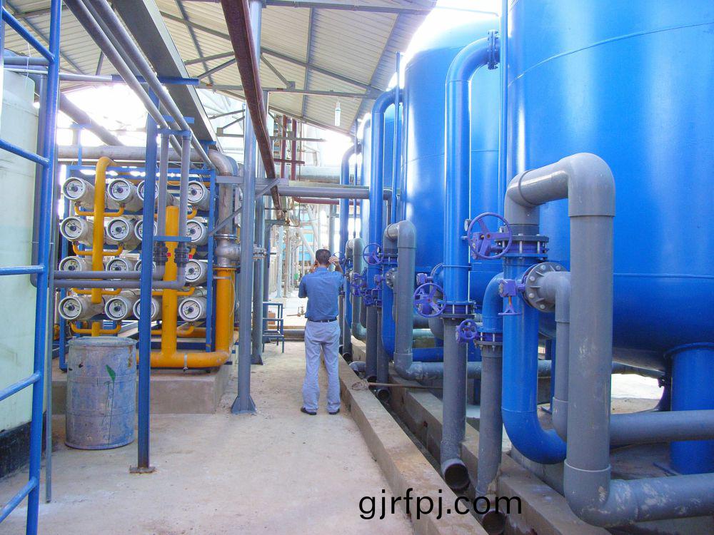 Chemical reverse osmosis desalination water system